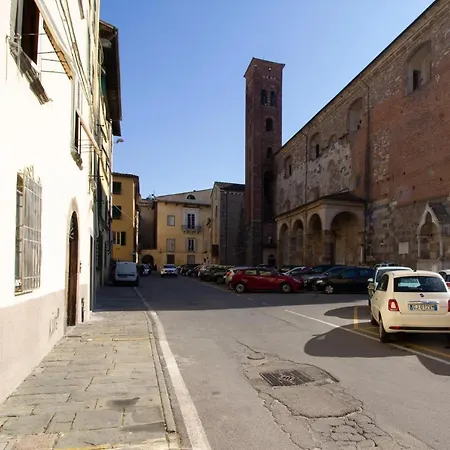 Antica Piazza By Tuscanywego * Lucca